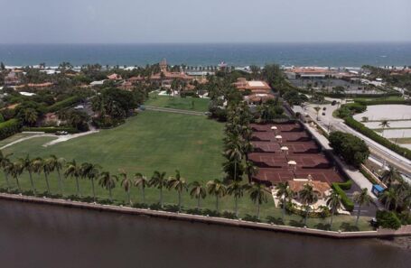 Дом Трампа во Флориде, где прошли обыски.