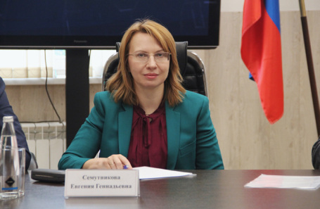 Евгения Семутникова.