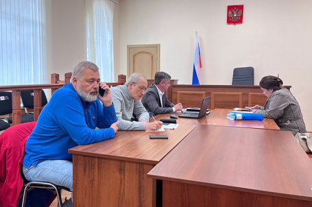 Рассмотрение Басманным судом иска Роскомнадзора об аннулировании регистрации «Новой газеты».