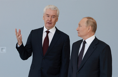 Президент РФ Владимир Путин и мэр Москвы Сергей Собянин (справа налево).