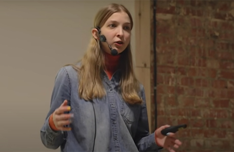 Ася Казанцева.