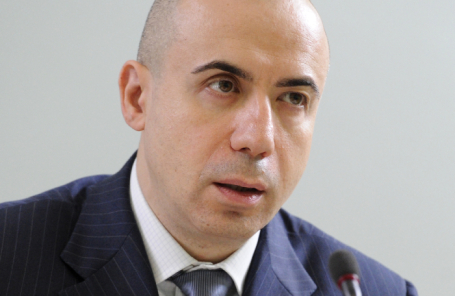 Юрий Мильнер.