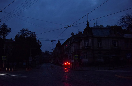 Центр Львова в ночное время.