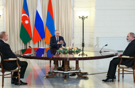 Трехсторонняя встреча президента РФ Путина, президента Азербайджана Алиева и премьер-министра Армении Пашиняна в Сочи.