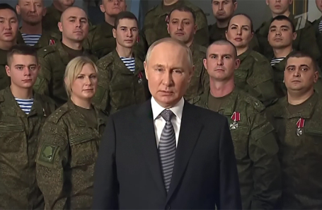 Президент России Владимир Путин обратился к россиянам с новогодним поздравлением. 