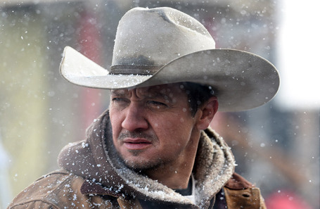 Джереми Реннер.