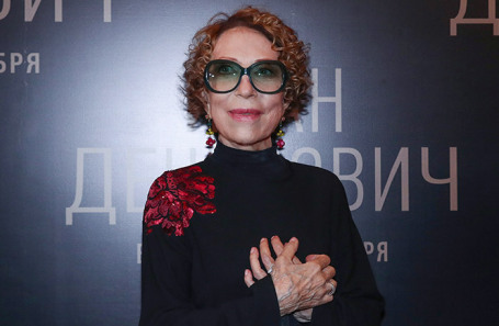 Инна Чурикова.