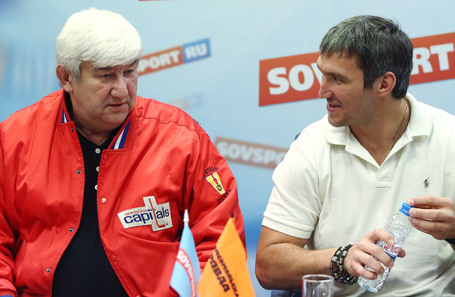 Михаил Овечкин (слева) и Александр Овечкин.