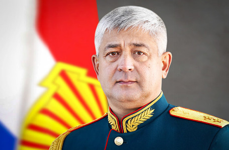 Командующий ЗВО генерал-лейтенант Евгений Никифиров.