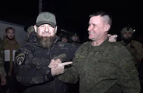 Глава Чечни Рамзан Кадыров и генерал-лейтенант Вооруженных сил России Андрей Мордвичев. Архив.