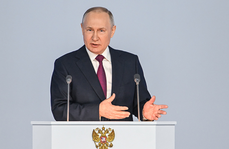 Президент РФ Владимир Путин во время выступления с ежегодным посланием Федеральному собранию РФ в Гостином дворе.