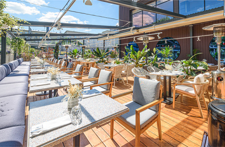 Веранда ресторана Atlantica seafood.