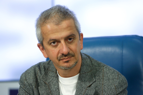 Режиссер Константин Богомолов.