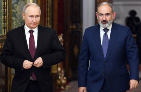 Встреча президента РФ Путина и премьер-министра Армении Пашиняна.