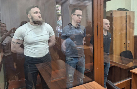 Администраторы телеграм-каналов «Проект «Сканер» и Riddle Алексей Слободенюк, Евгений Москвин, Владислав Малушенко (слева направо).