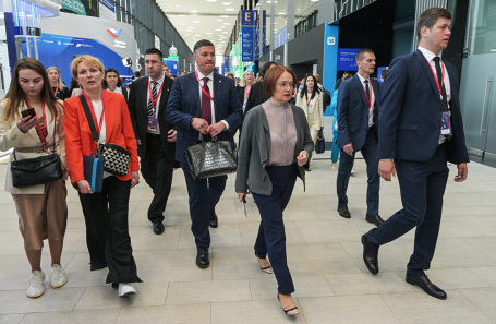 Глава Банка России Эльвира Набиуллина (справа).