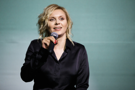 Актриса Яна Троянова. 