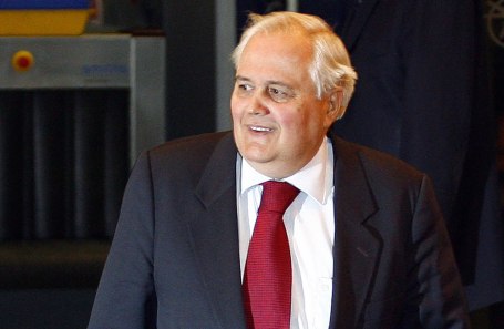 Милан Милутинович.