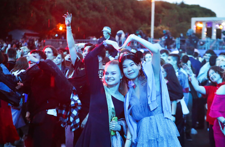 Общегородской выпускной в парке Горького.