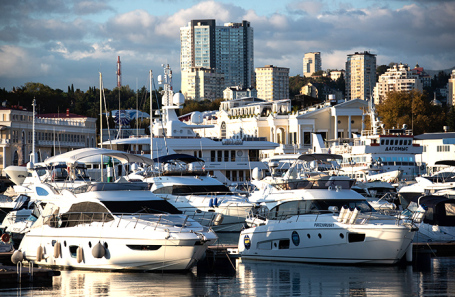 Порт в Сочи.