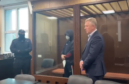 Михаил Поляков (в центре) — администратор телеграм-канала «Кремлевская прачка».