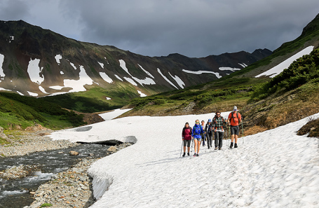 Камчатка. Туристы на территории горного массива Вачкажец.