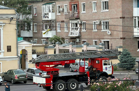 Работа оперативных служб города на месте взрыва в Таганроге.