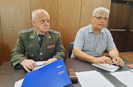Владимир Квачков (слева) в суде с адвокатом Владимиром Селюковым в Тверском суде Москвы.