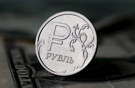 Рубль перешел к падению