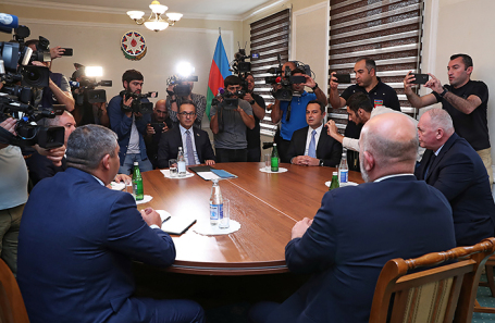 Переговоры Азербайджана с делегацией этнических армян Нагорного Карабаха в Евлахе.