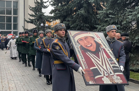 Прощание с олимпийской чемпионкой по биатлону и лыжам Анфисой Резцовой в Москве.