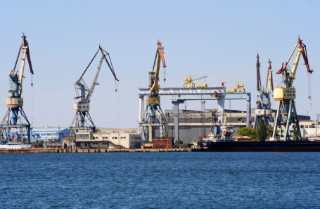 Керченский АО судостроительный завод имени Бутомы.