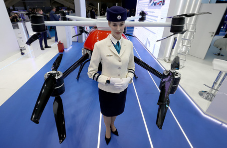 Презентация беспиотников на форуме «Транспорт России» в Гостинном дворе. Москва.