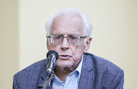 Михаил Маров.