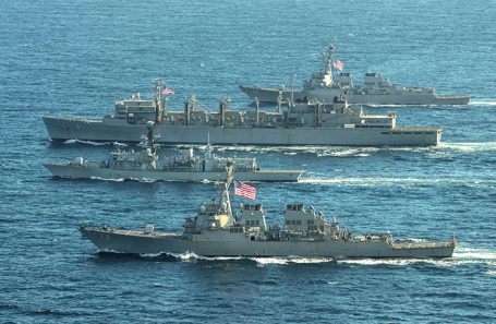 Корабли ВМС США в водах Северного Ледовитого океана. Архивное фото.