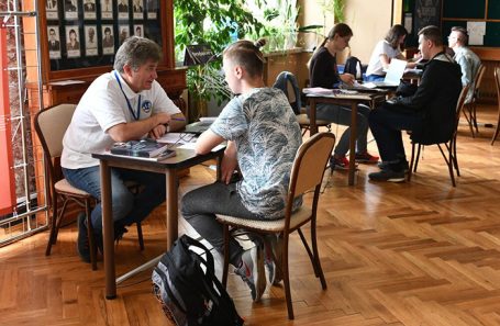 Работа приемной комиссии в МГУ.