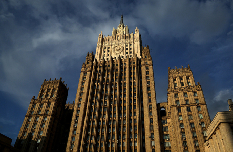 Вид на здание Министерства иностранных дел РФ.