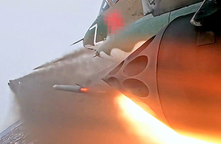 Боевая работа ВКС России в зоне СВО. Снимок с видео. Архив.
