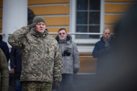 Зарубежные СМИ: почему президент Украины не уволил Валерия Залужного?