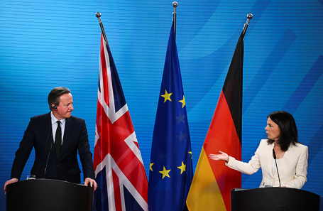 Министр иностранных дел Германии Анналена Бербок и министр иностранных дел Великобритании Дэвид Кэмерон проводят пресс-конференцию после второй встречи германо-британского стратегического диалога в министерстве иностранных дел в Берлине.