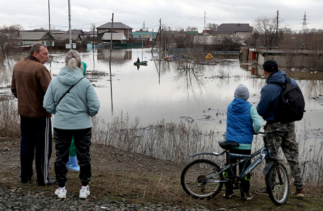 Оренбургская область. Орск. Подтопленная улица.