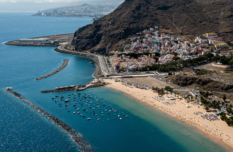 Вид на деревню Сан-Андреас  на острове Тенерифе, Канарские острова.