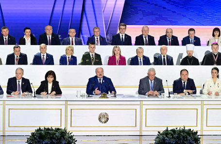 Александр Лукашенко обращается к Всебелорусскому народному собранию.