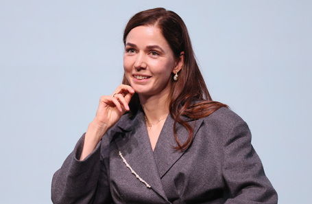 Алена Ахмадуллина.