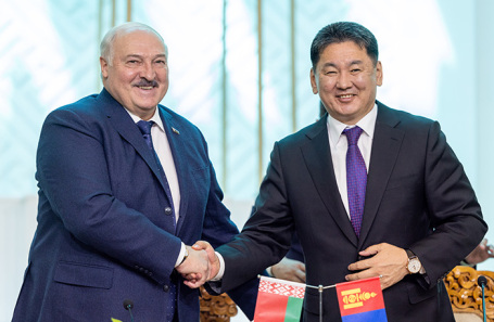 Президенты Монголии Ухнаагийн Хурэлсух и Белоруссии Александр Лукашенко.