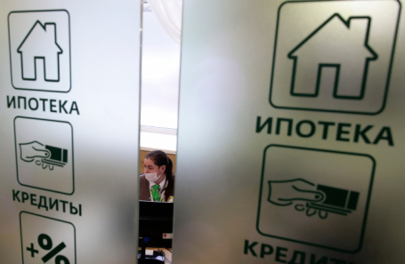 Почему банки поднимают ставки по ипотеке?