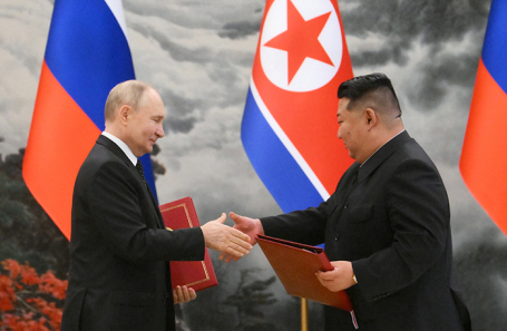 Президент РФ Владимир Путин и лидер КНДР Ким Чен Ын (слева направо).