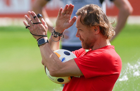 Валерий Карпин.