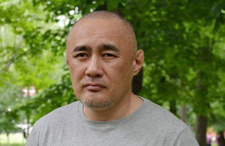 Айдос Садыков.