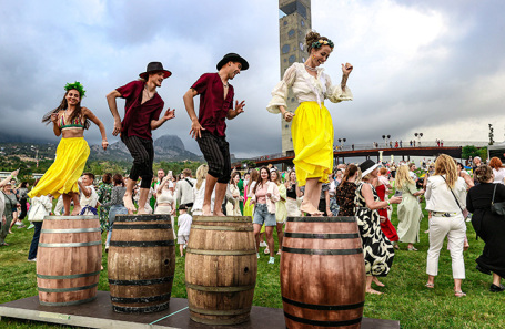 Фестиваль виноделия в Крыму.